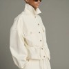 SOEUR es una marca francesa de moda femenina que combina elegancia, sencillez y un estilo contemporáneo