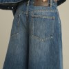 SOEUR es una marca francesa de moda femenina que combina elegancia, sencillez y un estilo contemporáneo