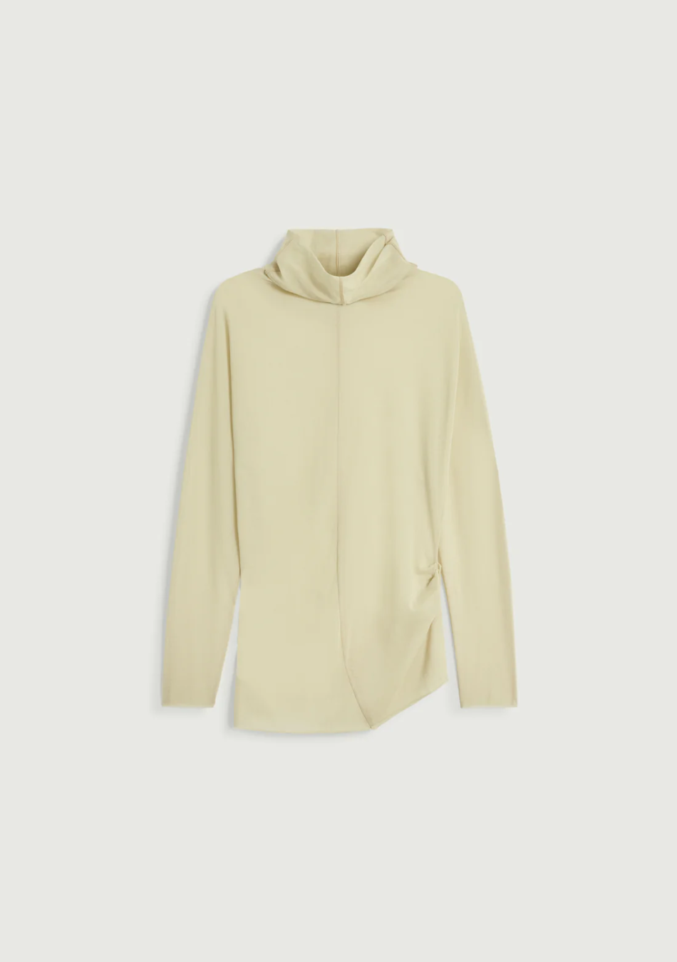 SOEUR es una marca francesa de moda femenina que combina elegancia, sencillez y un estilo contemporáneo