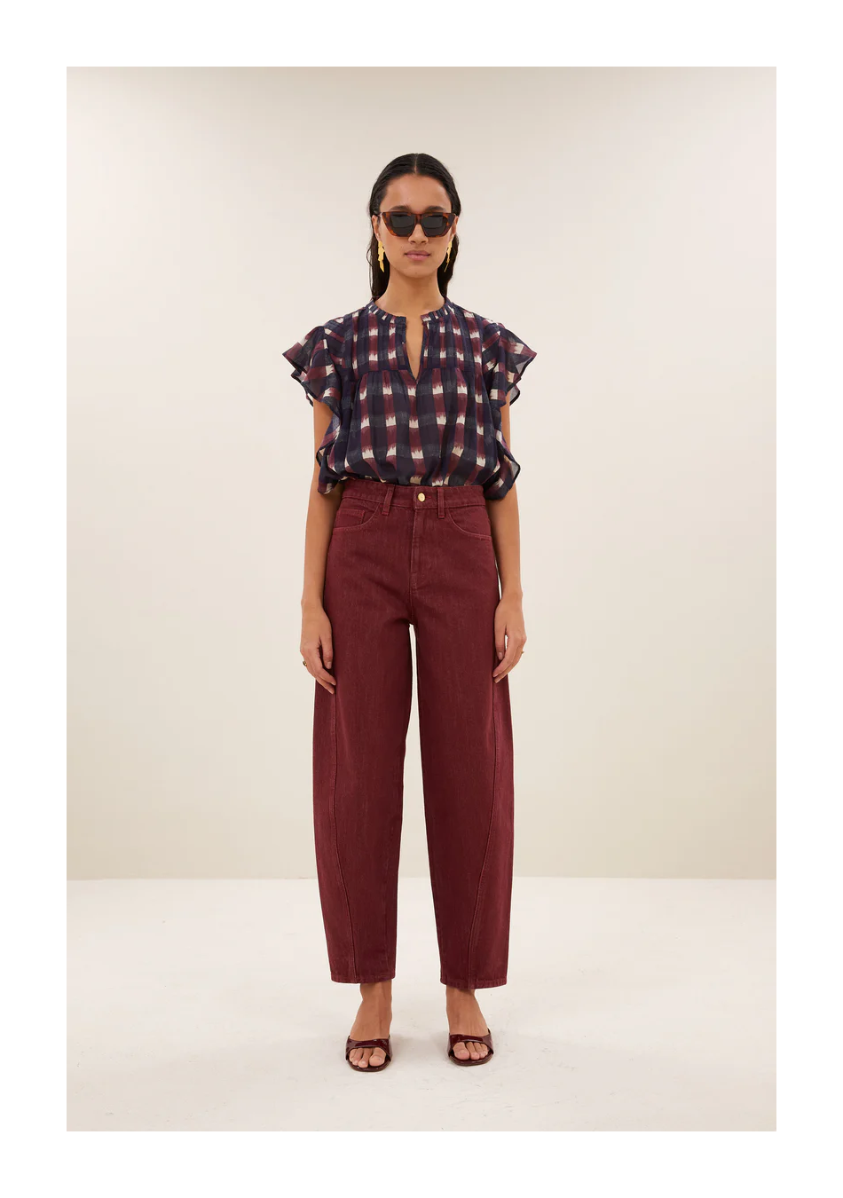 BY BAR marca nórdica de mujer con un estilo casual y dinámico