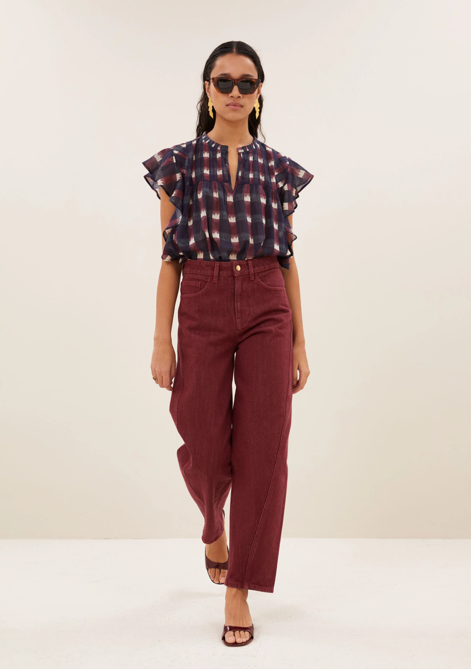 BY BAR marca nórdica de mujer con un estilo casual y dinámico