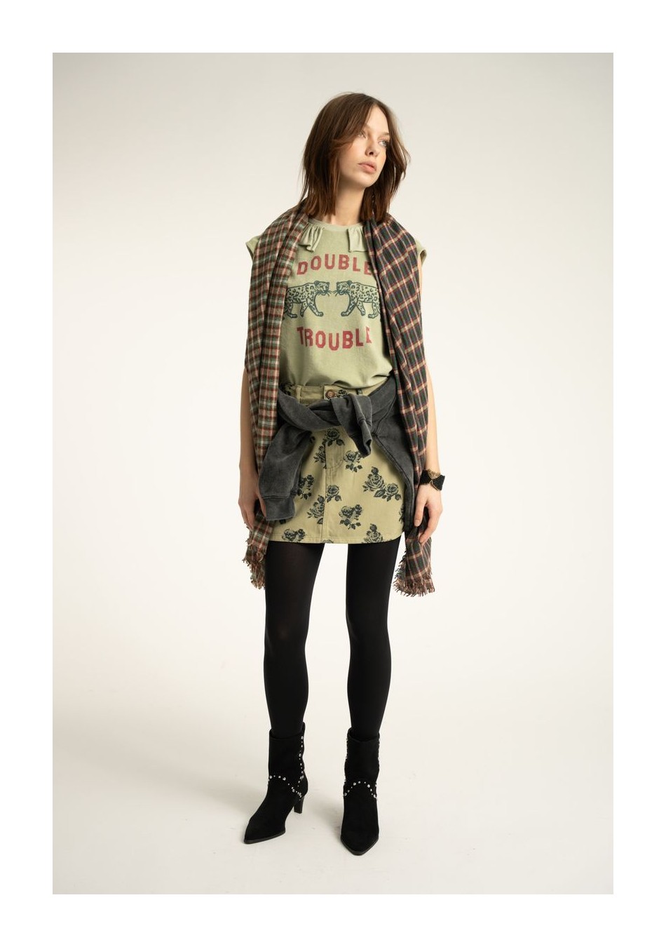 SISTER DEPARTMENT marca de ropa de mujer hecho en Portugal, camisetas con diseños dinámicos y cómodos