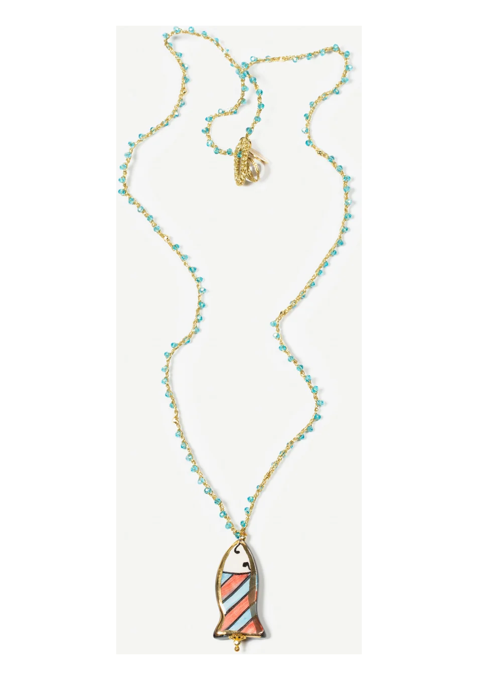 CASHFANA es una marca de joyería artesanal que crea piezas únicas inspiradas en el Mediterráneo.