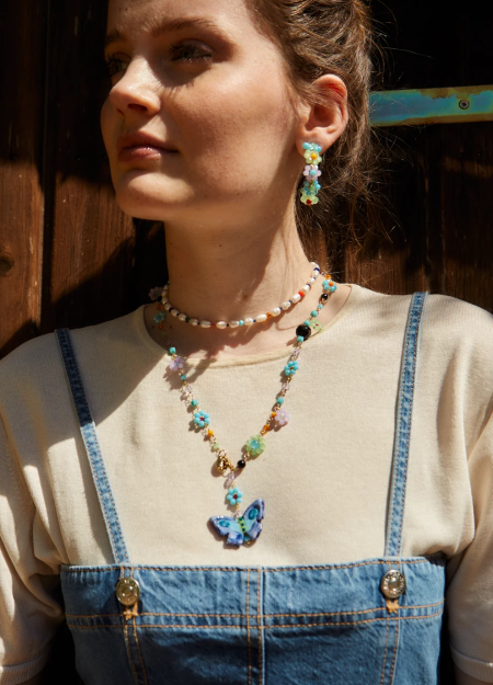 CASHFANA es una marca de joyería artesanal que crea piezas únicas inspiradas en el Mediterráneo.