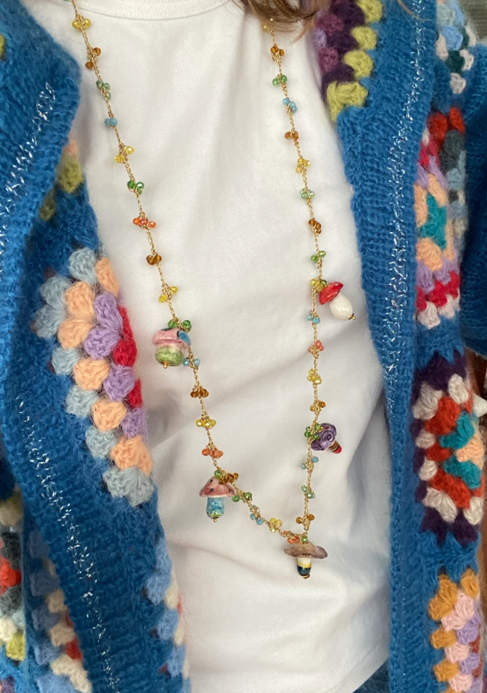 CASHFANA es una marca de joyería artesanal que crea piezas únicas inspiradas en el Mediterráneo.