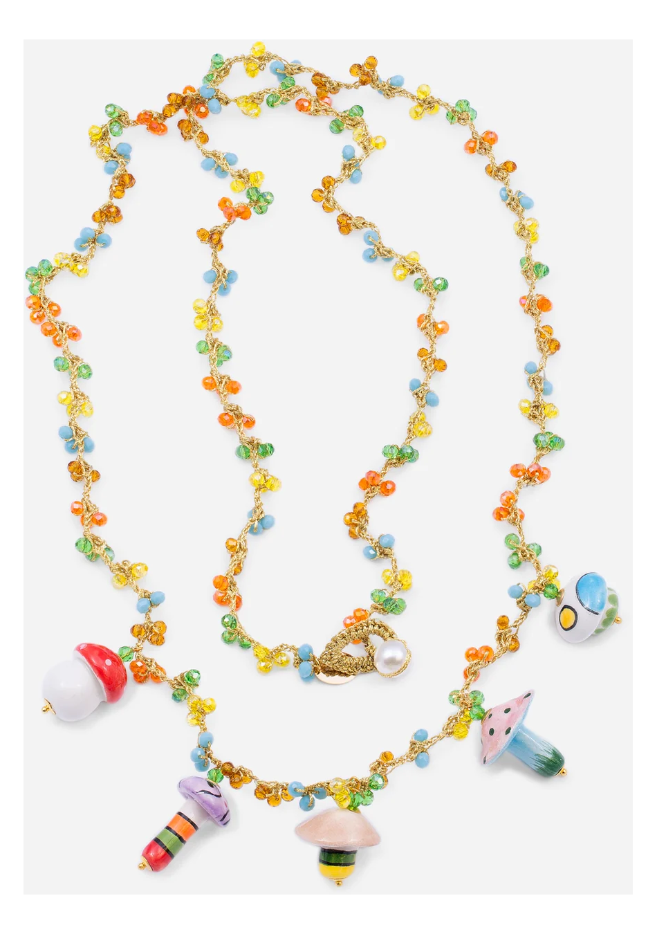 CASHFANA es una marca de joyería artesanal que crea piezas únicas inspiradas en el Mediterráneo.