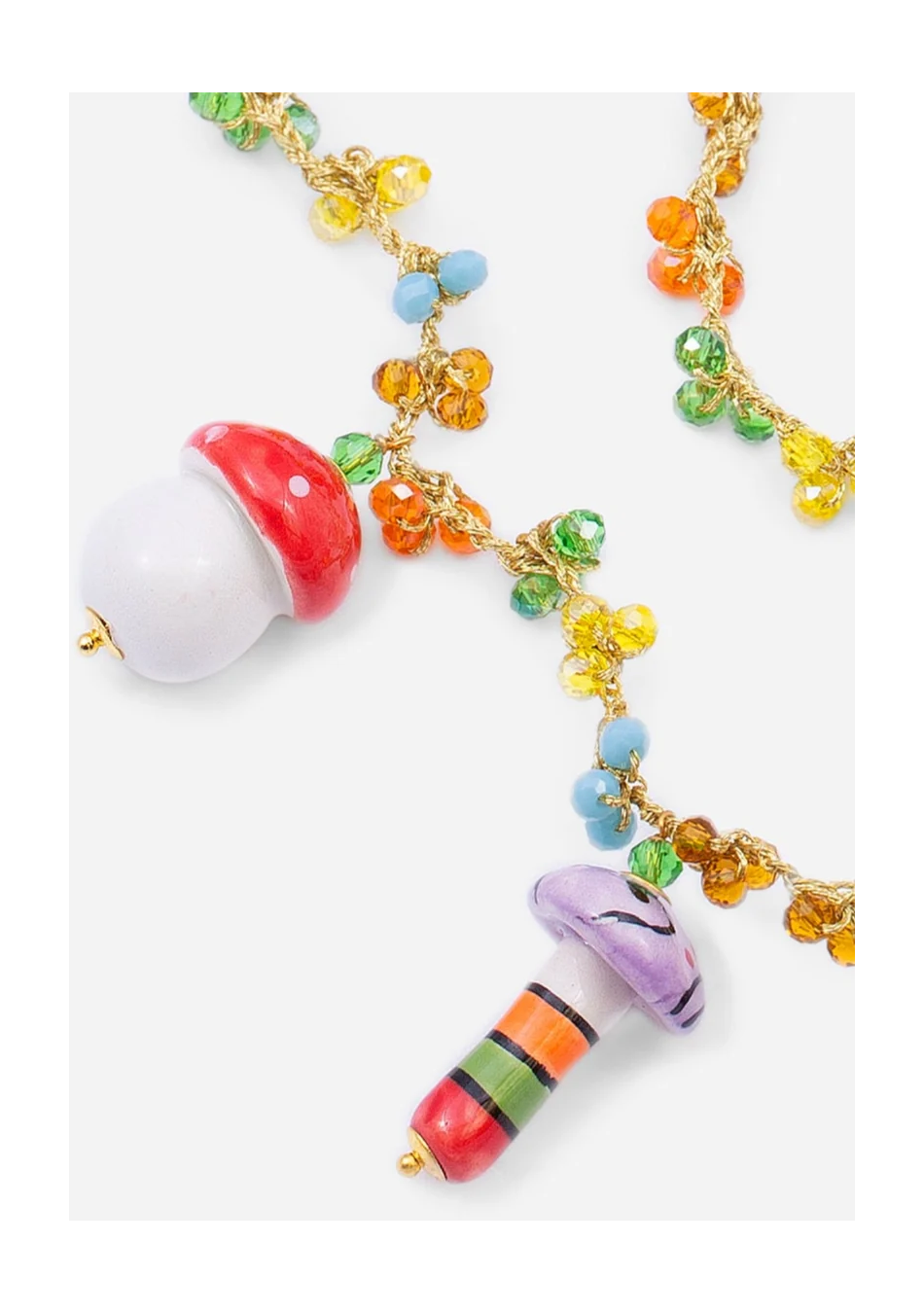 CASHFANA es una marca de joyería artesanal que crea piezas únicas inspiradas en el Mediterráneo.
