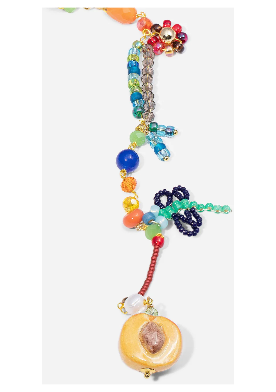 CASHFANA es una marca de joyería artesanal que crea piezas únicas inspiradas en el Mediterráneo.