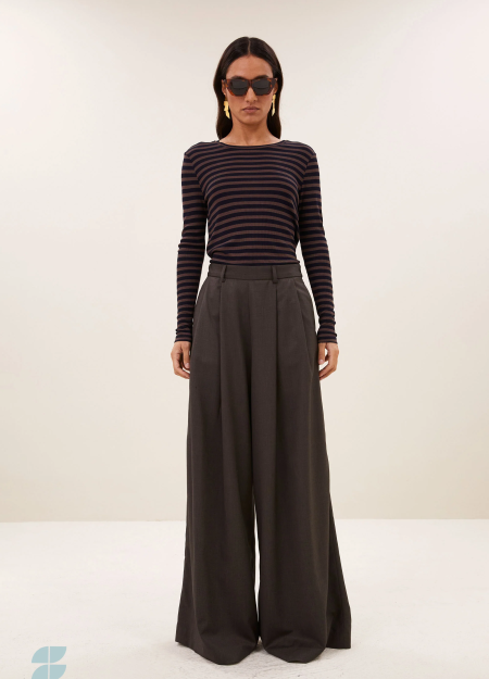 BY BAR marca nórdica de mujer con un estilo casual y dinámico