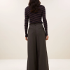 BY BAR marca nórdica de mujer con un estilo casual y dinámico