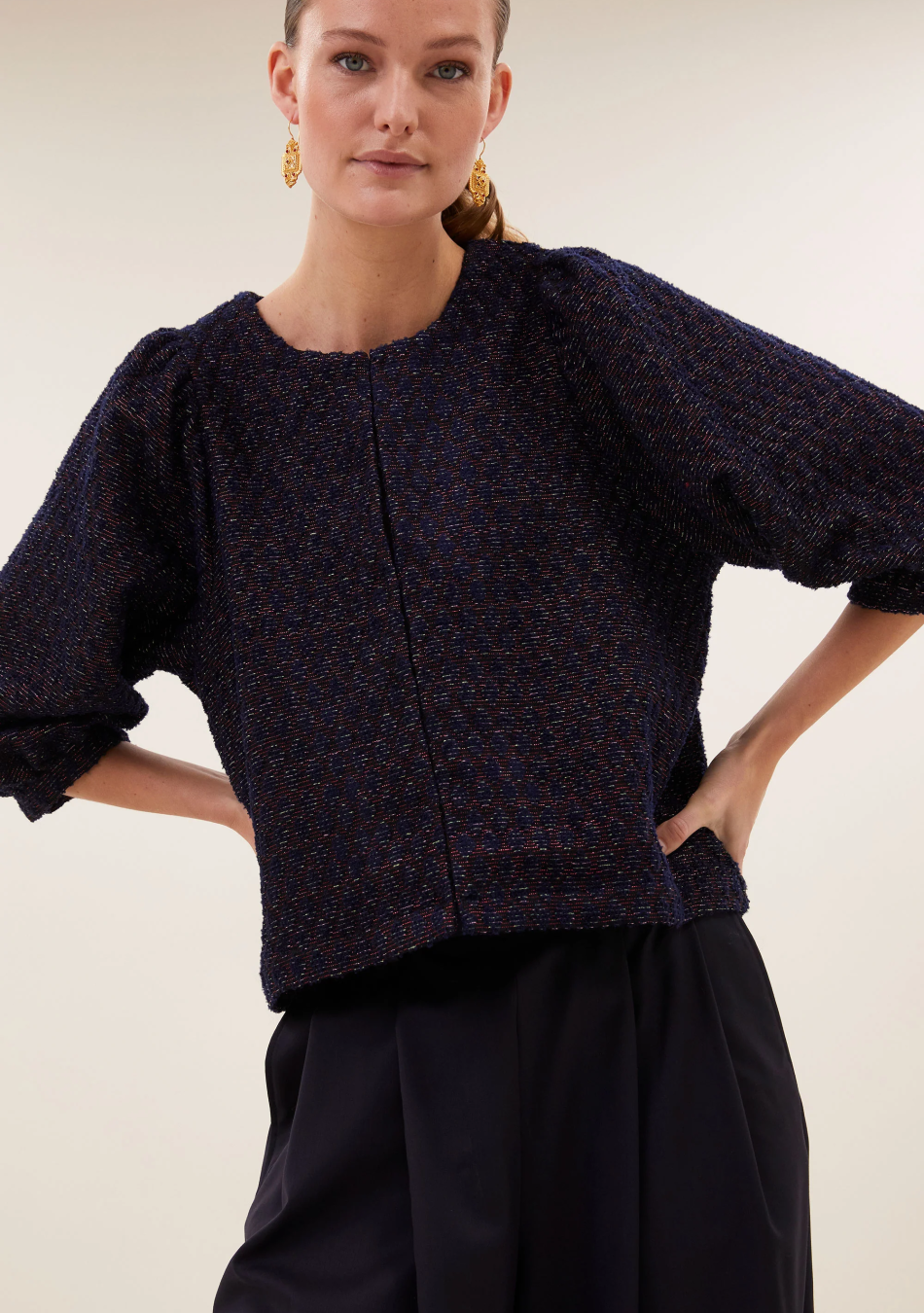 BY BAR marca nórdica de mujer con un estilo casual y dinámico