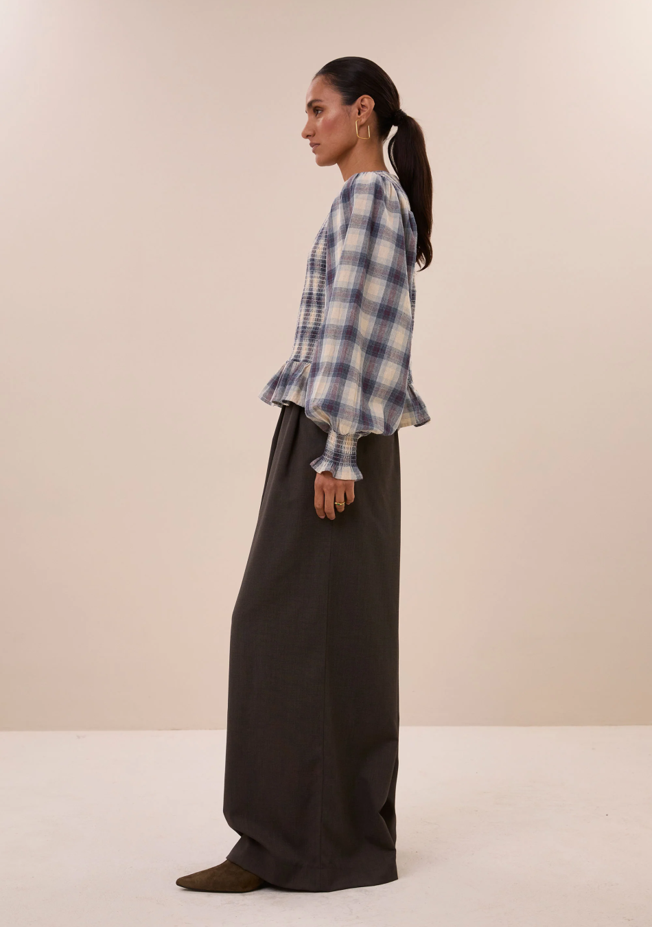 BY BAR marca nórdica de mujer con un estilo casual y dinámico