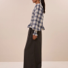 BY BAR marca nórdica de mujer con un estilo casual y dinámico