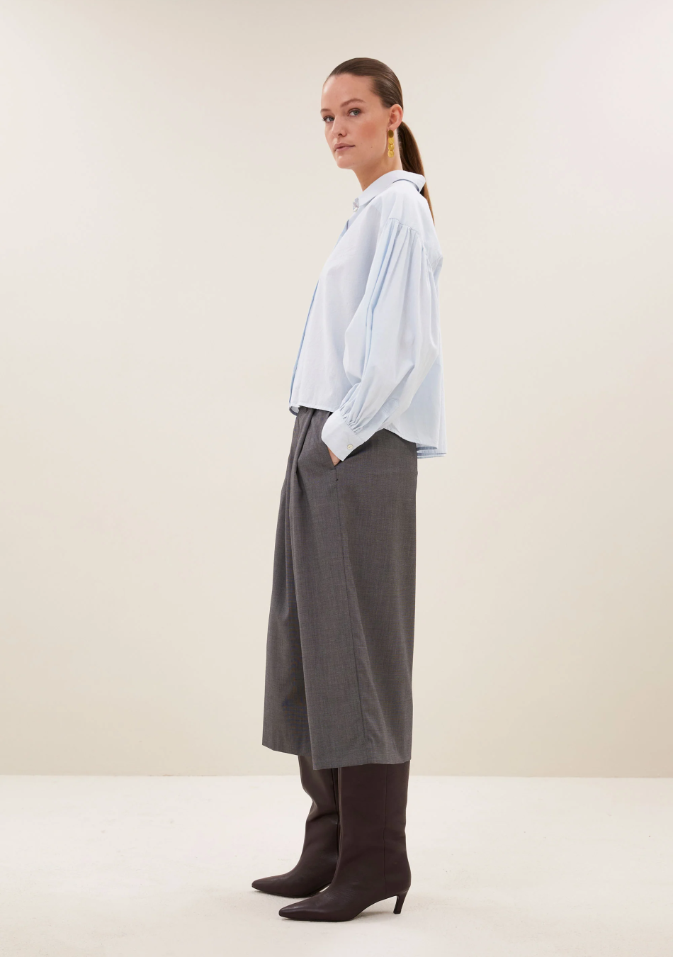 BY BAR marca nórdica de mujer con un estilo casual y dinámico