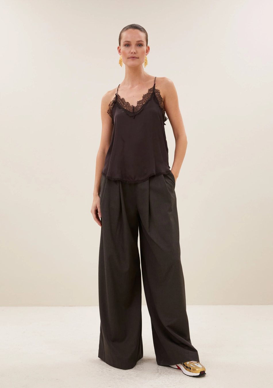 BY BAR marca nórdica de mujer con un estilo casual y dinámico
