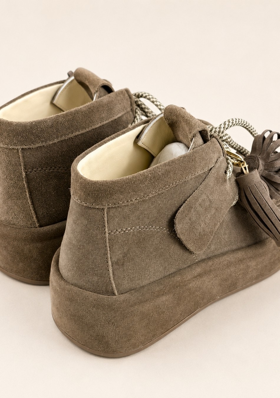 GIO+ es una marca italiana que combina diseño contemporáneo, calidad y estilo en cada colección. Sus propuestas destacan por una