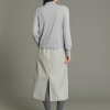 SOEUR es una marca francesa de moda femenina que combina elegancia, sencillez y un estilo contemporáneo