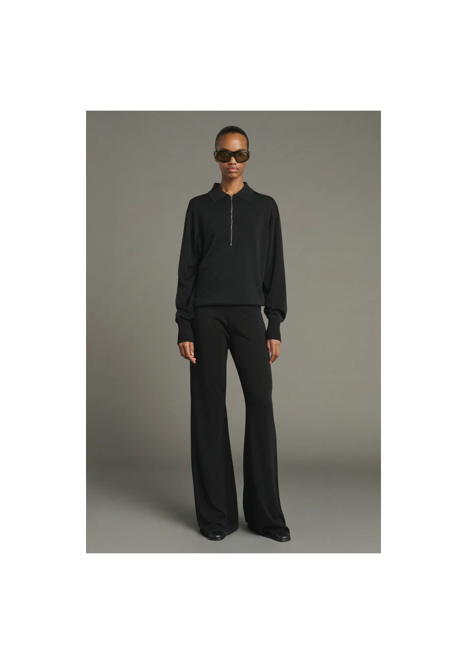 SOEUR es una marca francesa de moda femenina que combina elegancia, sencillez y un estilo contemporáneo