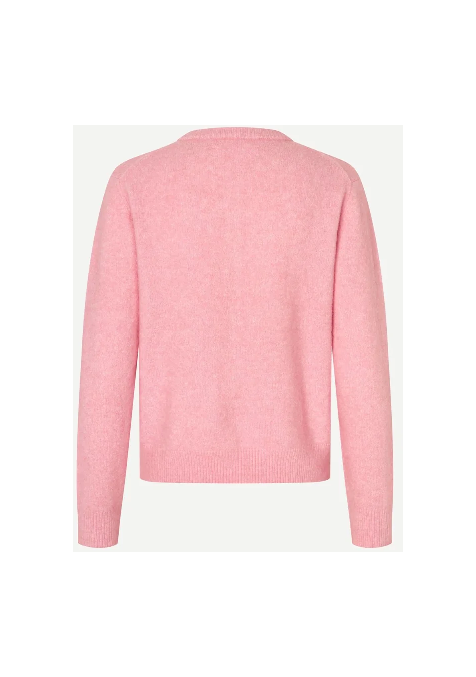 SAMSOE SAMSOE marca de moda escandinava con un diseño contemporáneo y minimalista.