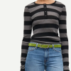 SAMSOE SAMSOE marca de moda escandinava con un diseño contemporáneo y minimalista.