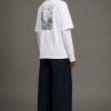 SAMSOE SAMSOE marca de moda escandinava con un diseño contemporáneo y minimalista.