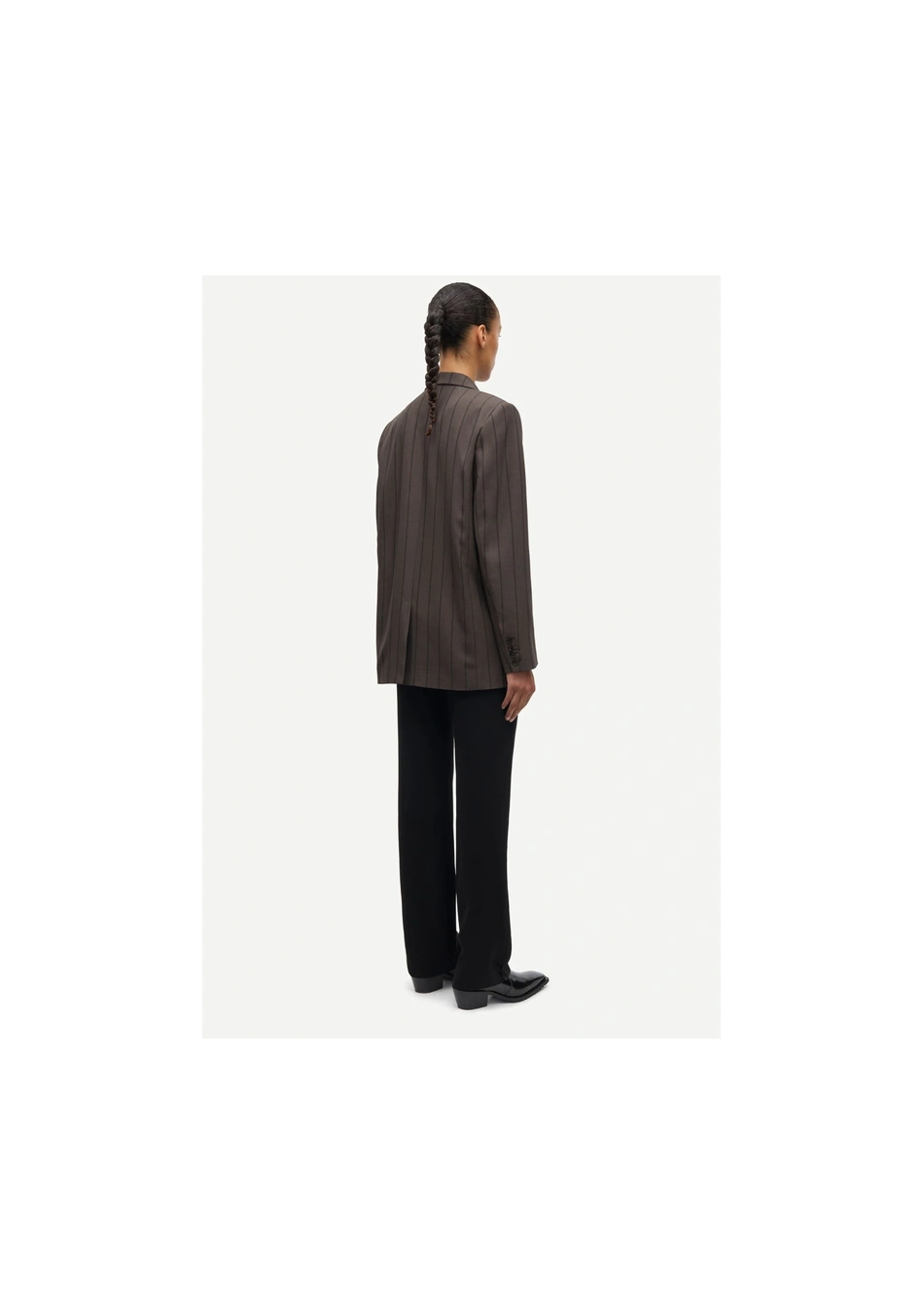 SAMSOE SAMSOE marca de ropa minimalista y contemporánea. Prendas sostenibles, versátiles y de alta calidad.