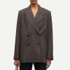 SAMSOE SAMSOE marca de ropa minimalista y contemporánea. Prendas sostenibles, versátiles y de alta calidad.