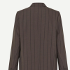 SAMSOE SAMSOE marca de ropa minimalista y contemporánea. Prendas sostenibles, versátiles y de alta calidad.