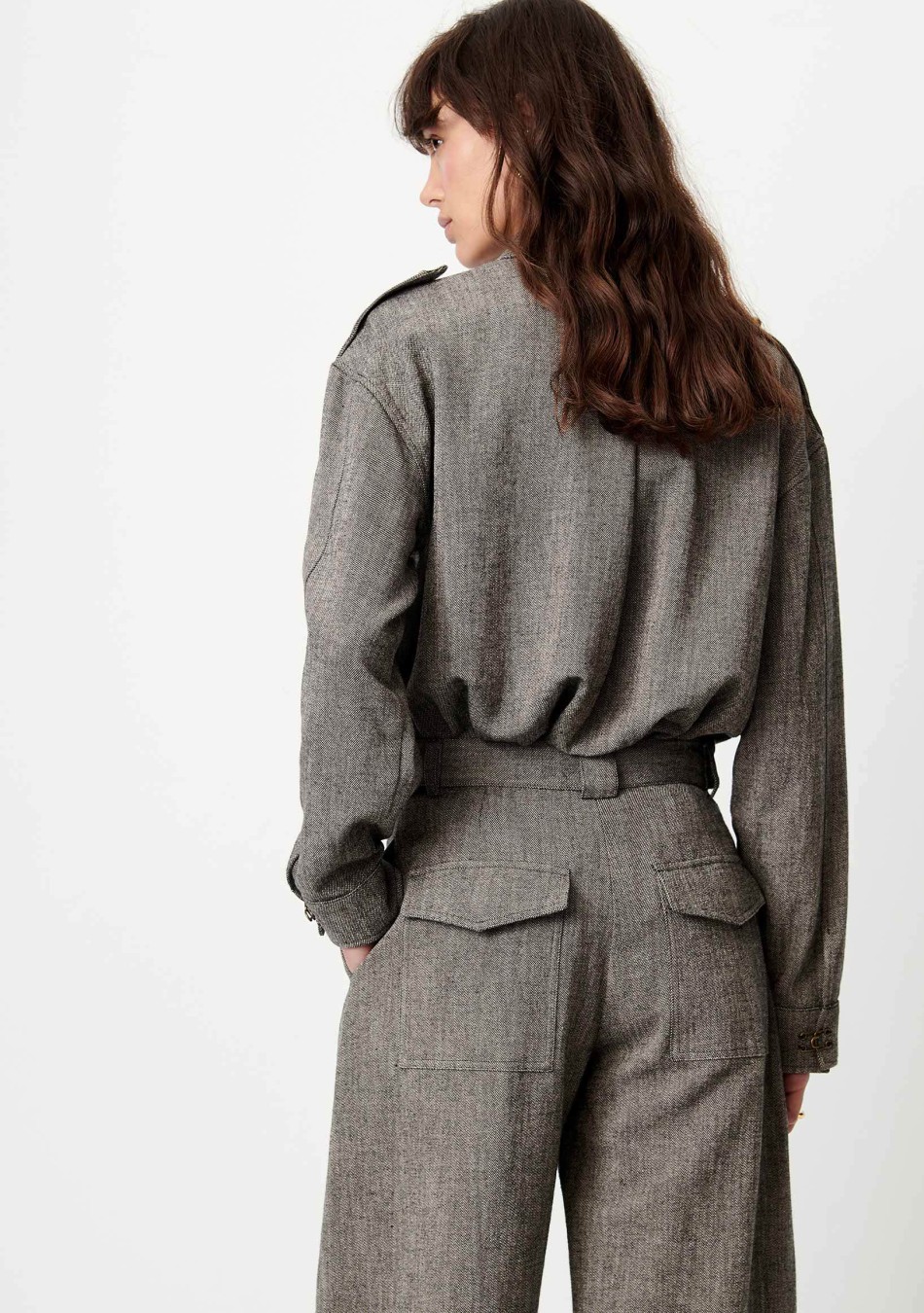 SESSÚN marca francesa de ropa de mujer con un estilo casual, femenino y minimal