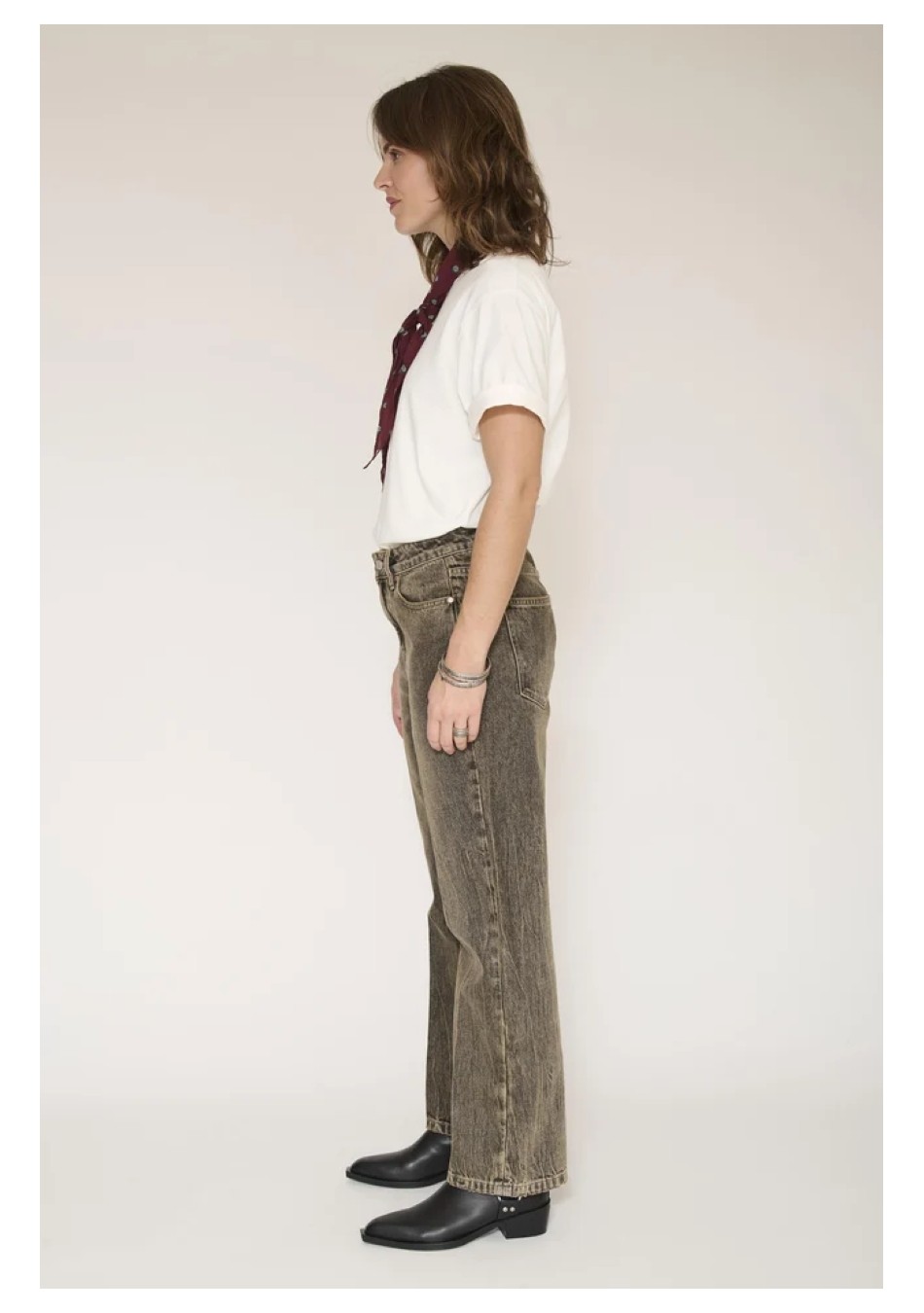 MKT es una marca que combina estilo urbano, comodidad y tendencia. Diseños versátiles para cualquier ocasión. Calidad, actitud y