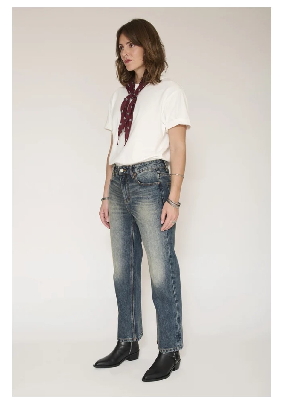 MKT es una marca que combina estilo urbano, comodidad y tendencia. Diseños versátiles para cualquier ocasión. Calidad, actitud y