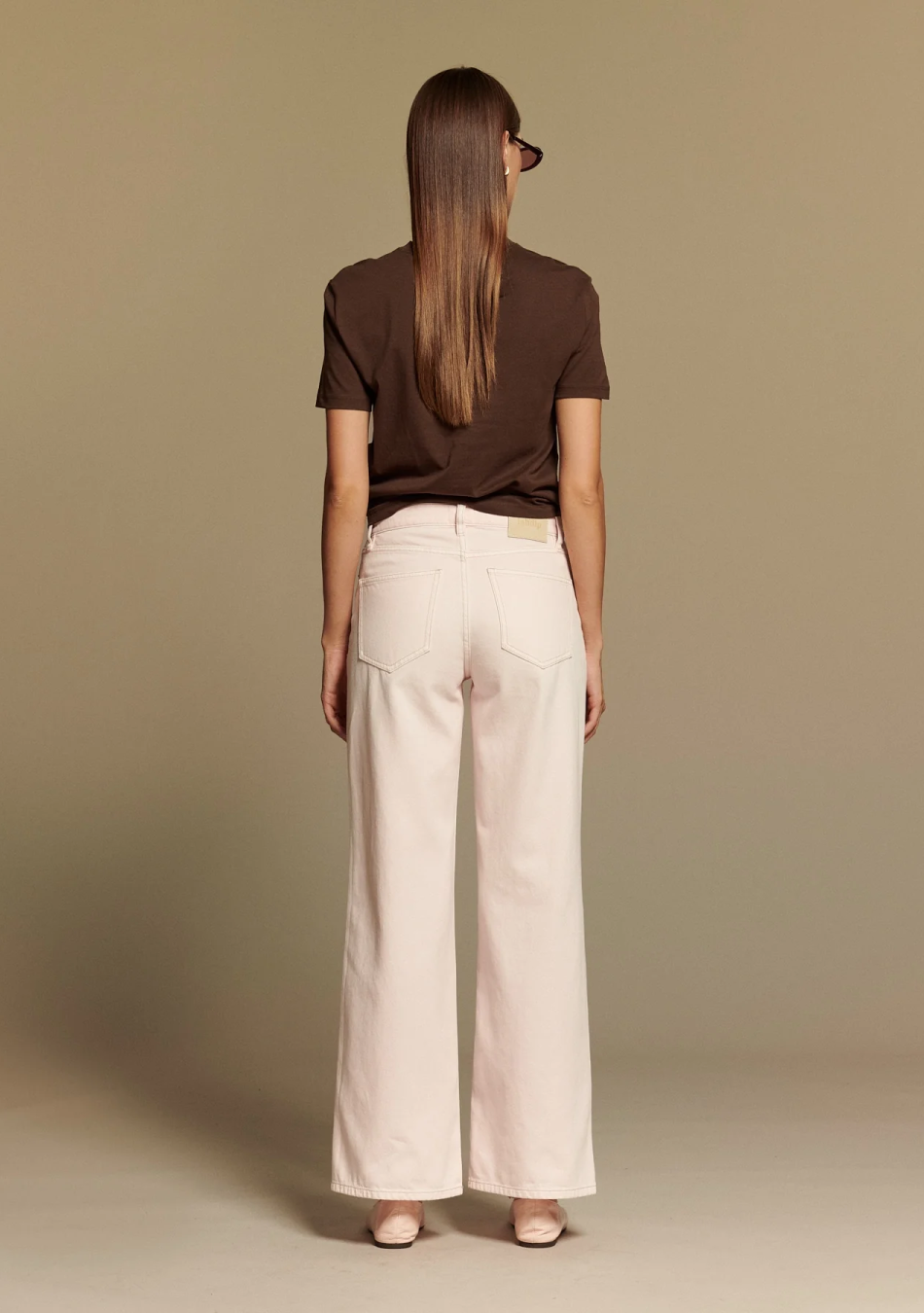 LAB DIP, una marca de moda femenina que combina estilo contemporáneo, inspiración urbana y diseños fáciles de llevar