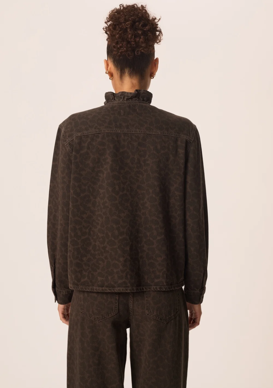 DES PETITS HAUTS marca que refleja la esencia del estilo parisino: femenino, delicado y atemporal.  Destaca por su diseño cuidad