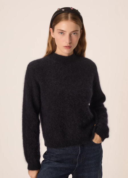 DES PETITS HAUTS marca que refleja la esencia del estilo parisino: femenino, delicado y atemporal.  Destaca por su diseño cuidad