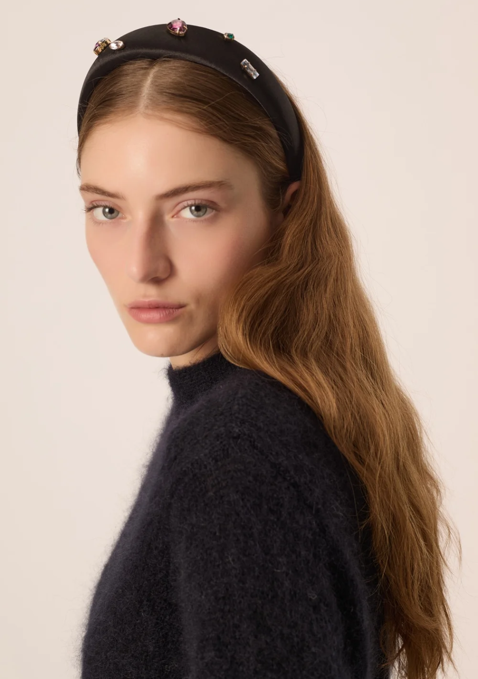 DES PETITS HAUTS marca que refleja la esencia del estilo parisino: femenino, delicado y atemporal.  Destaca por su diseño cuidad