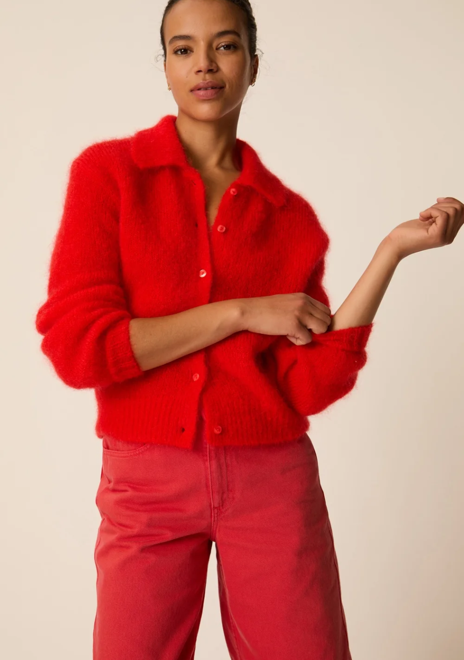 DES PETITS HAUTS marca que refleja la esencia del estilo parisino: femenino, delicado y atemporal.  Destaca por su diseño cuidad