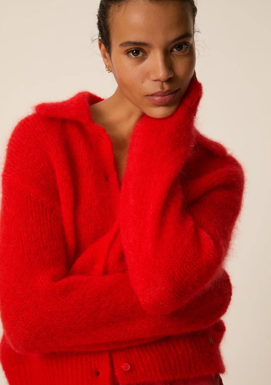 DES PETITS HAUTS marca que refleja la esencia del estilo parisino: femenino, delicado y atemporal.  Destaca por su diseño cuidad
