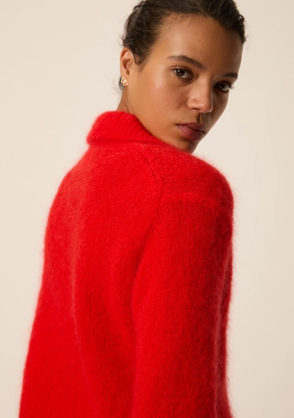 DES PETITS HAUTS marca que refleja la esencia del estilo parisino: femenino, delicado y atemporal.  Destaca por su diseño cuidad