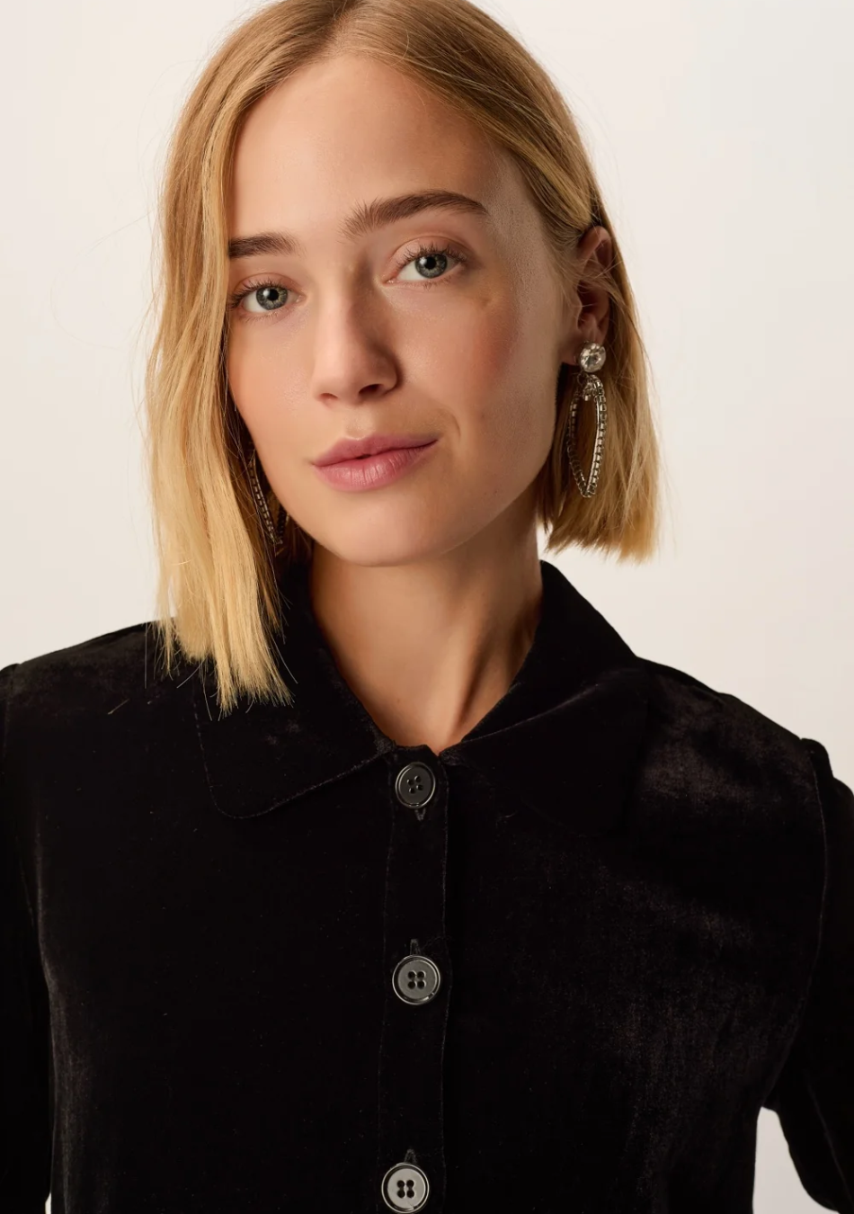 DES PETITS HAUTS marca que refleja la esencia del estilo parisino: femenino, delicado y atemporal.  Destaca por su diseño cuidad