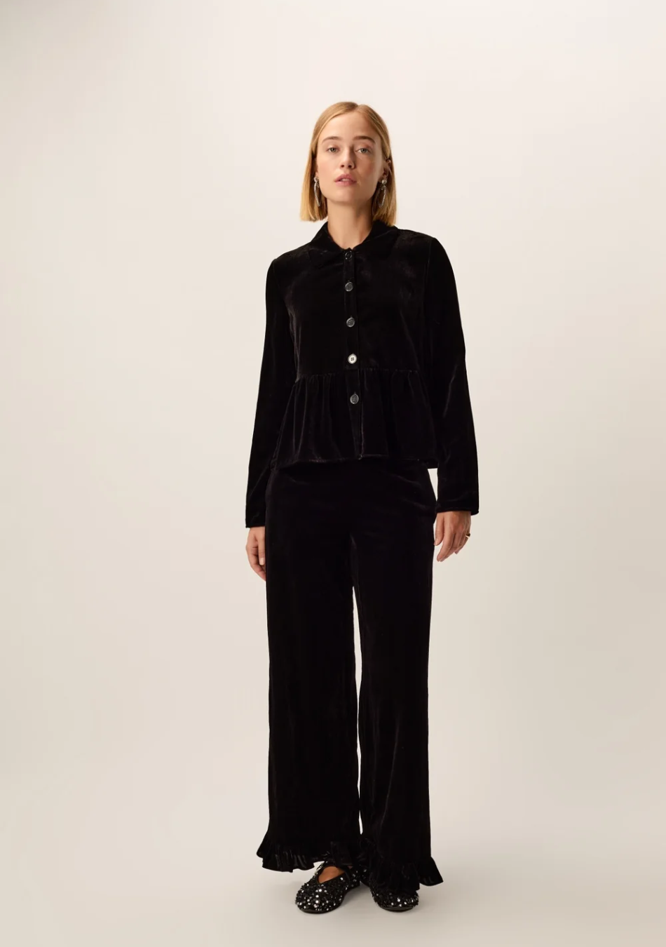 DES PETITS HAUTS marca que refleja la esencia del estilo parisino: femenino, delicado y atemporal.  Destaca por su diseño cuidad