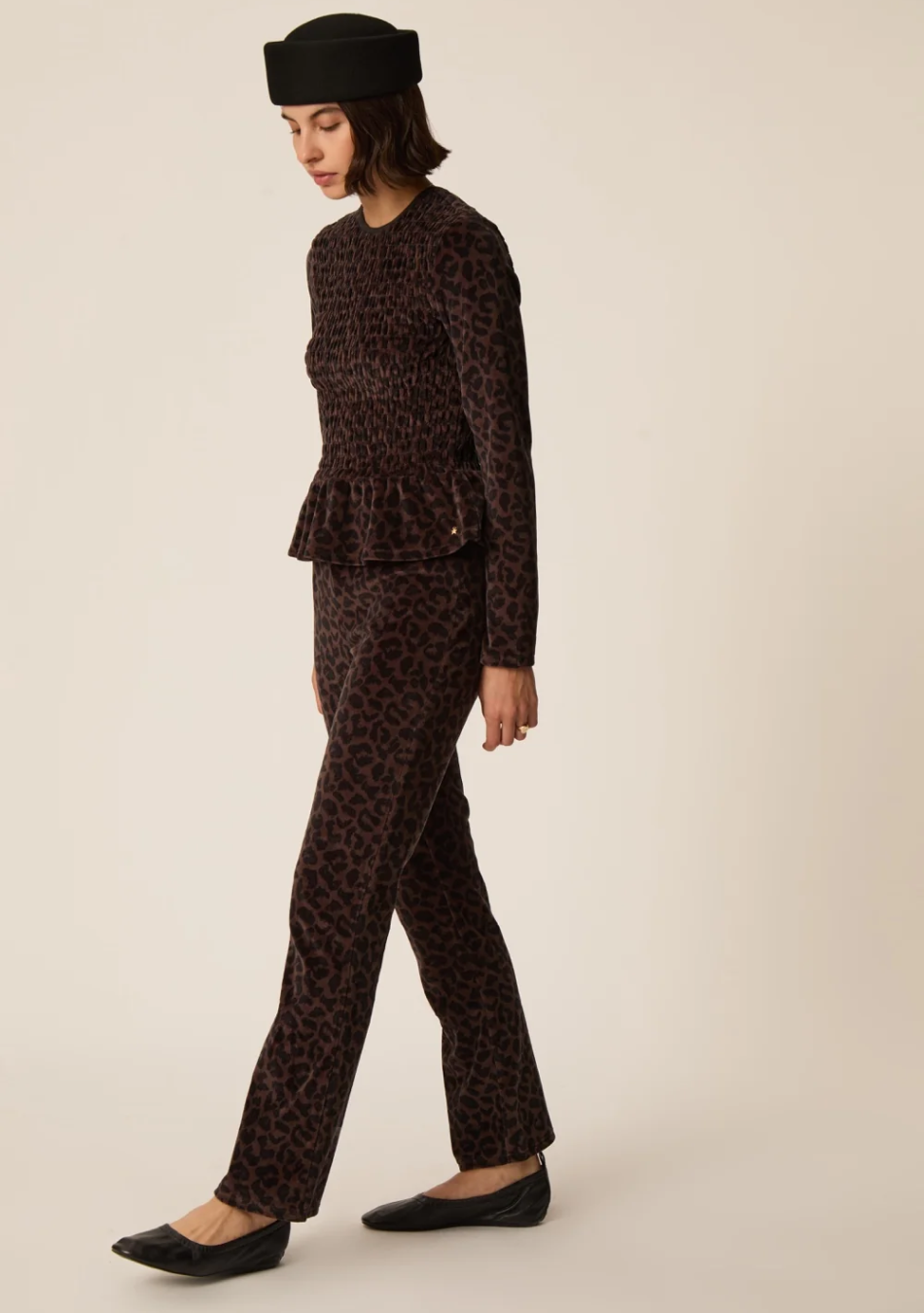 DES PETITS HAUTS marca que refleja la esencia del estilo parisino: femenino, delicado y atemporal.  Destaca por su diseño cuidad