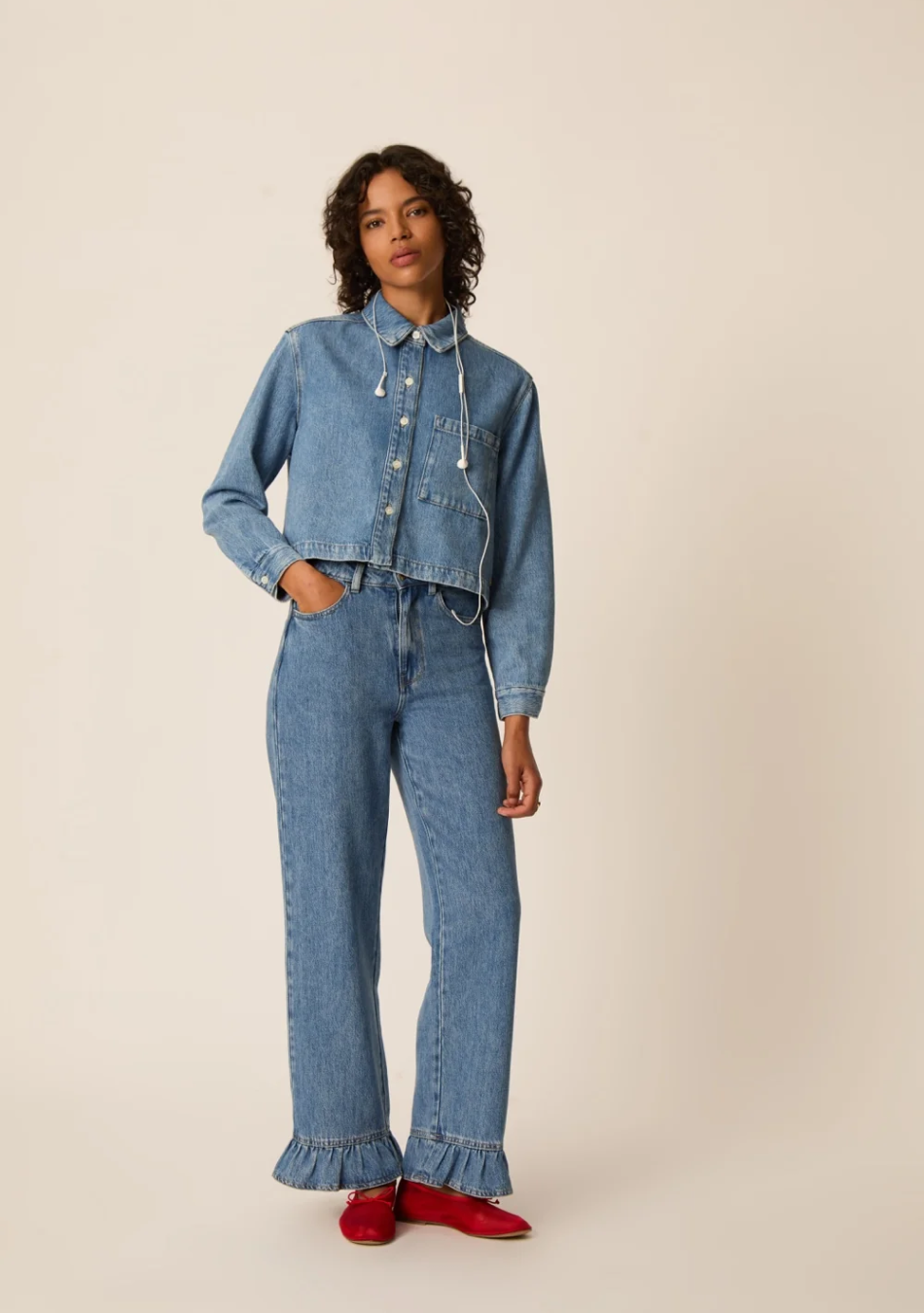 DES PETITS HAUTS marca que refleja la esencia del estilo parisino: femenino, delicado y atemporal.  Destaca por su diseño cuidad