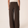 DES PETITS HAUTS marca que refleja la esencia del estilo parisino: femenino, delicado y atemporal.  Destaca por su diseño cuidad
