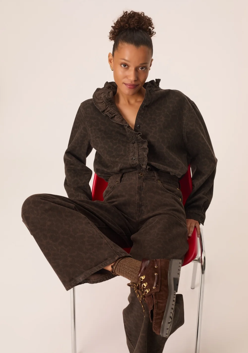 DES PETITS HAUTS marca que refleja la esencia del estilo parisino: femenino, delicado y atemporal.  Destaca por su diseño cuidad