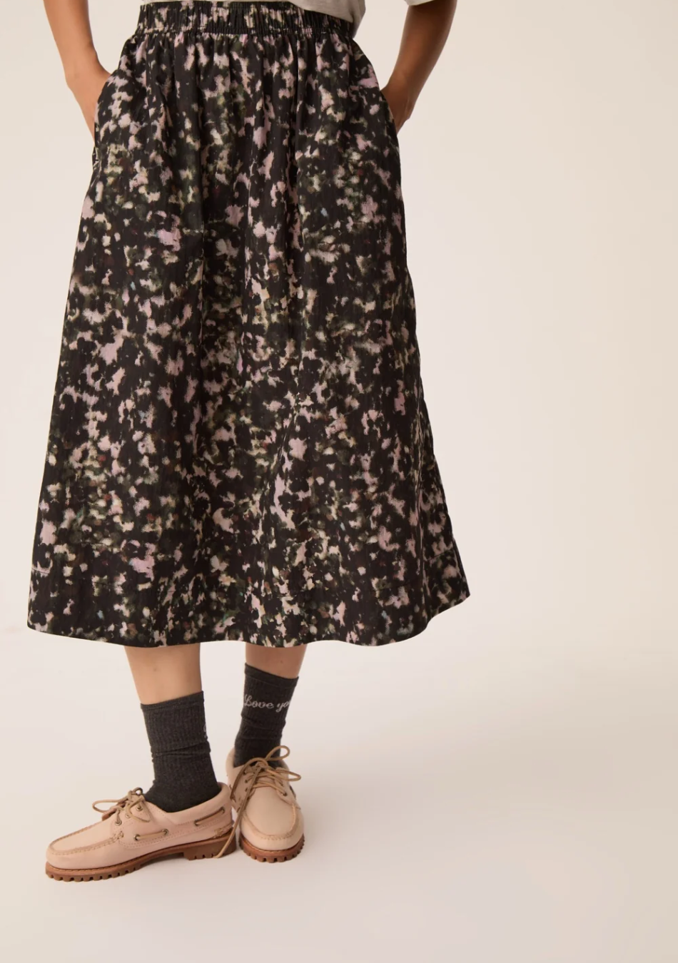 DES PETITS HAUTS marca que refleja la esencia del estilo parisino: femenino, delicado y atemporal.  Destaca por su diseño cuidad