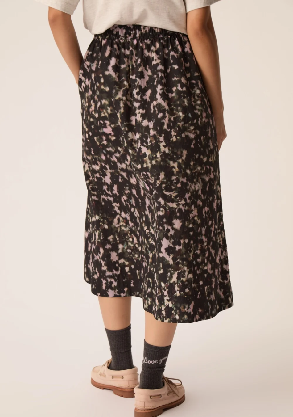 DES PETITS HAUTS marca que refleja la esencia del estilo parisino: femenino, delicado y atemporal.  Destaca por su diseño cuidad