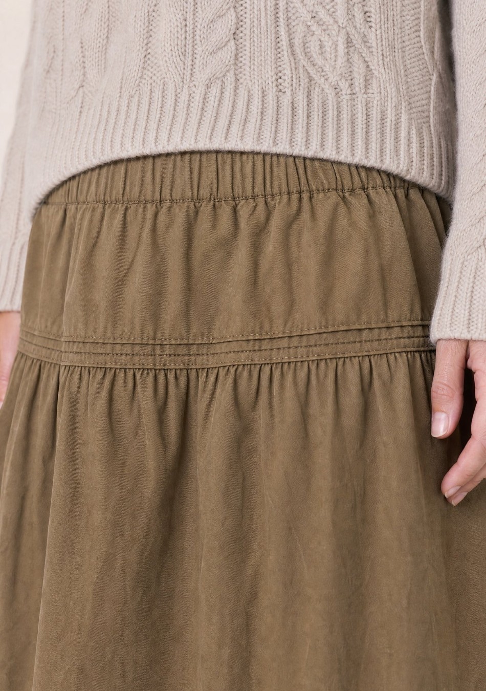 LEON&HARPER marca francesa de ropa de mujer  con algodones orgánico y de estilo casual y dinámico
