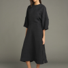 SOEUR es una marca francesa de moda femenina que combina elegancia, sencillez y un estilo contemporáneo
