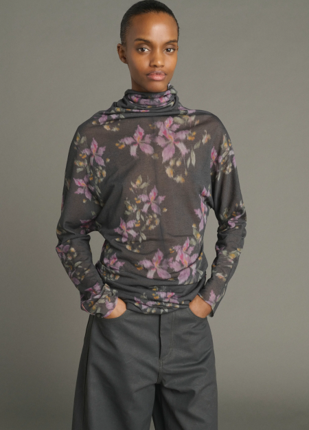 SOEUR es una marca francesa de moda femenina que combina elegancia, sencillez y un estilo contemporáneo 2