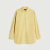 SOEUR es una marca francesa de moda femenina que combina elegancia, sencillez y un estilo contemporáneo